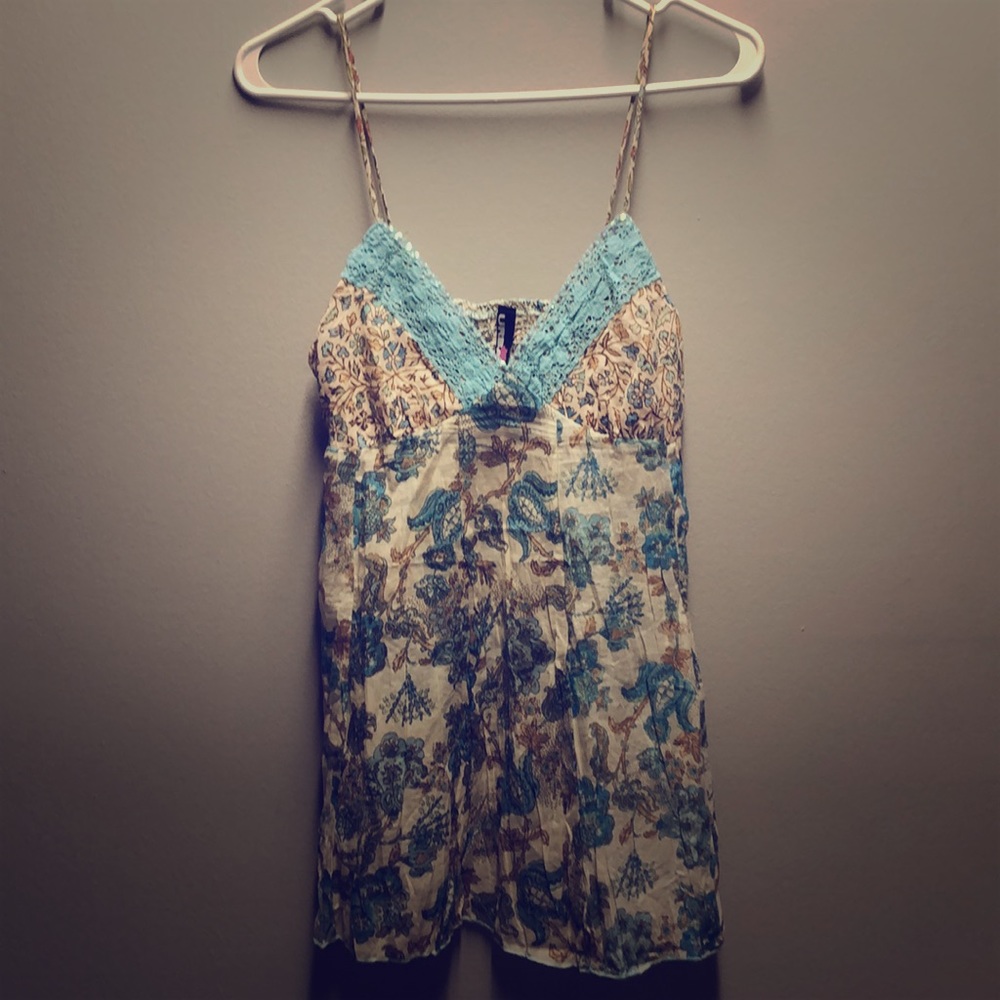 NWOT floral sequence tank